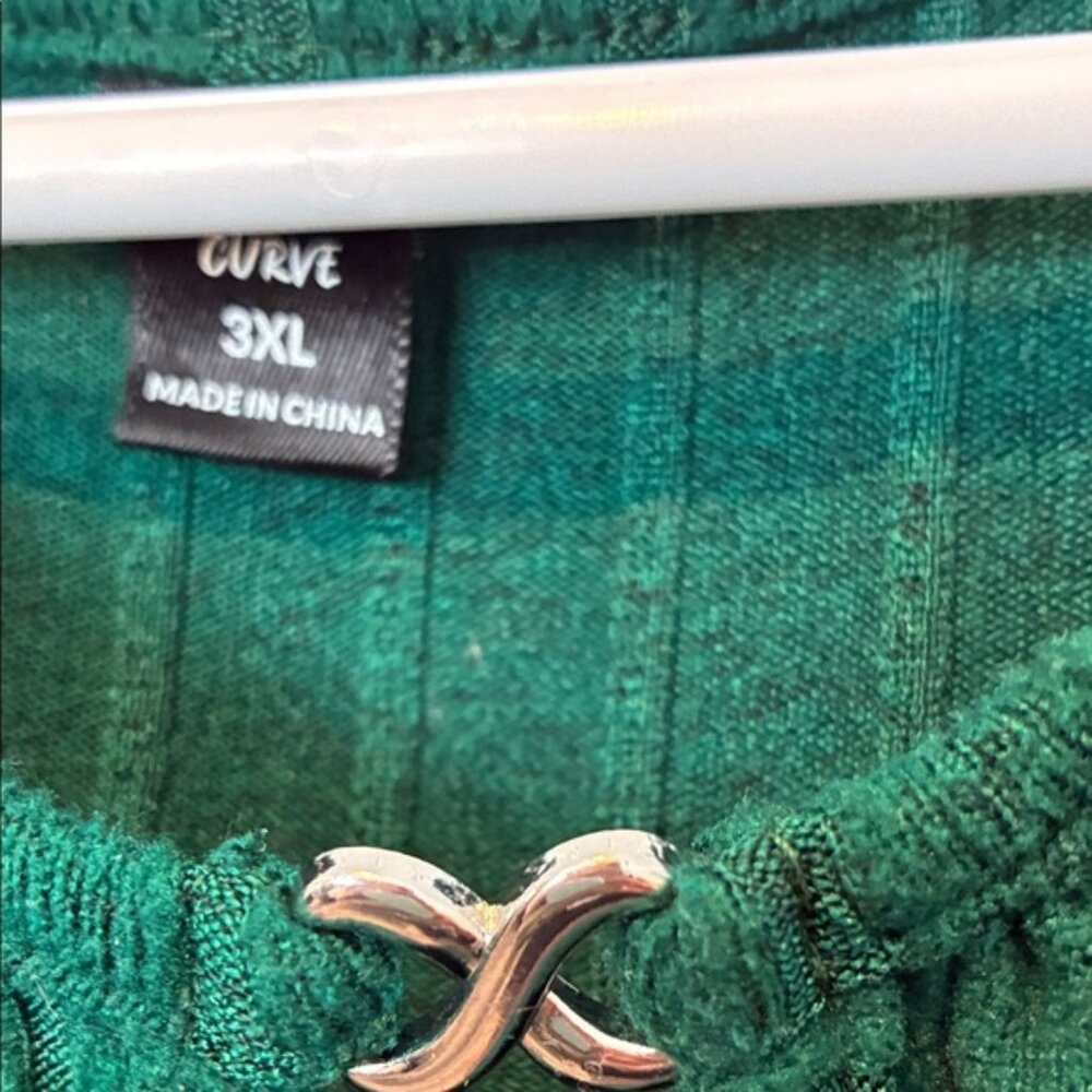 Green Ribbed Top - Picture 2 of 3